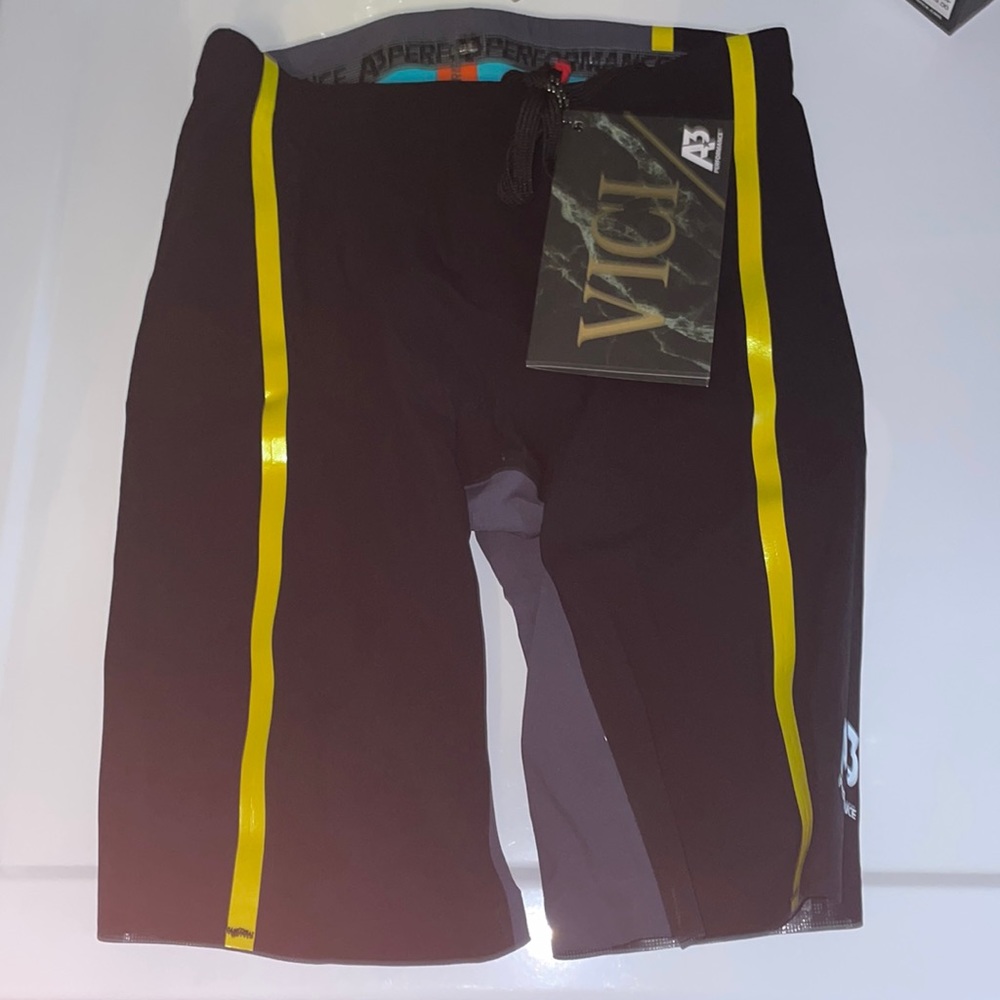 [NEW] A3 Performance Vici Men’s Tech Suit